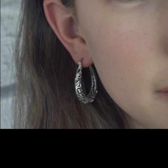 NEW Gold or Silver Filigree Hoop Earrings - Picture 5 of 8